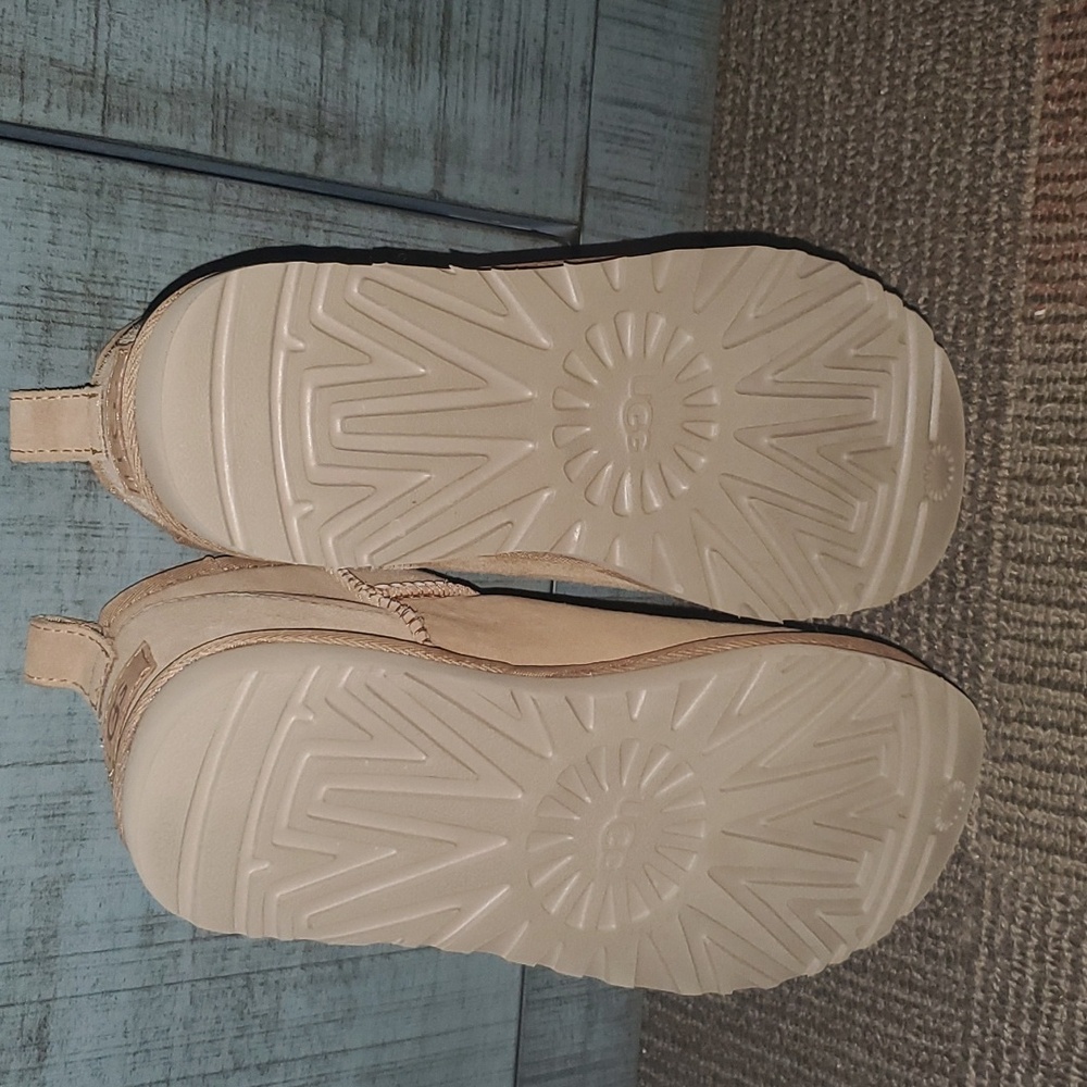 Ugg Ultra Mini - image 3
